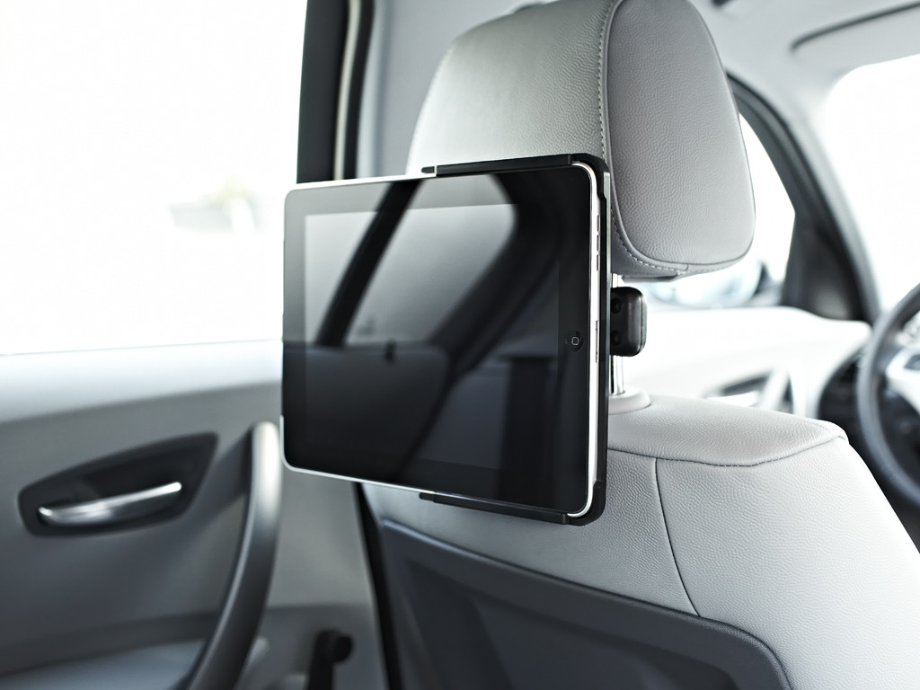 xMount@Car iPad 1 Car Mount for the headrest