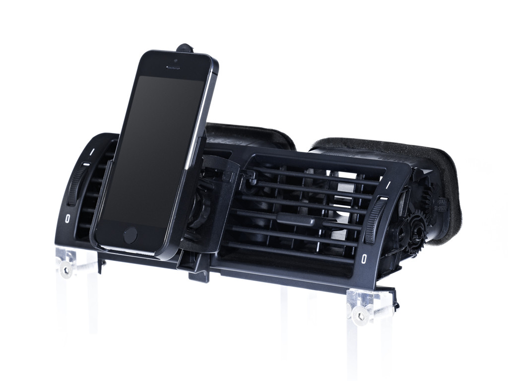 xMount@Air - iPhone 5s Lüftungshalter im Auto einfach praktisch